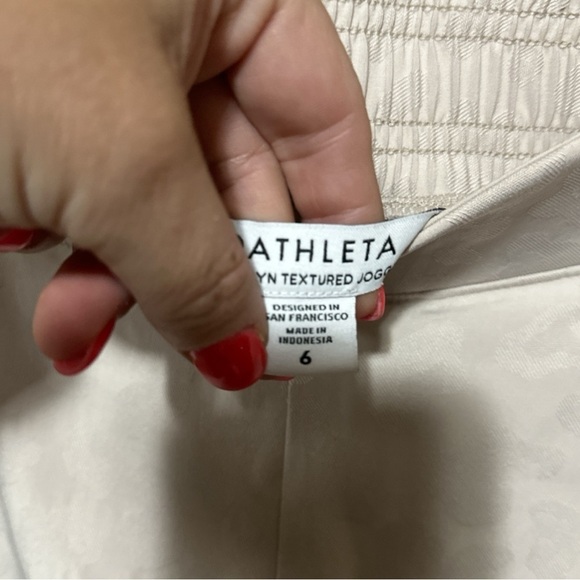 Like New - Athleta Brooklyn Textured Jogger - size 6 - Picture 7 of 7